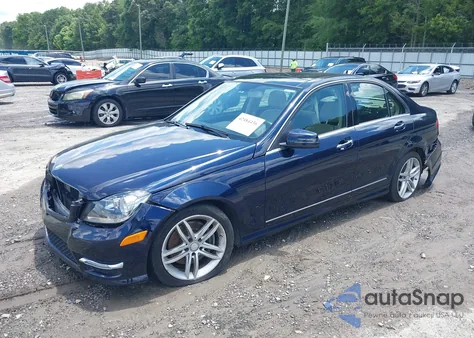 2014 Mercedes-Benz C 300 Luxury 4Matic/Sport 4Matic из США, поврежденный, VIN WDDGF8AB0EA963015